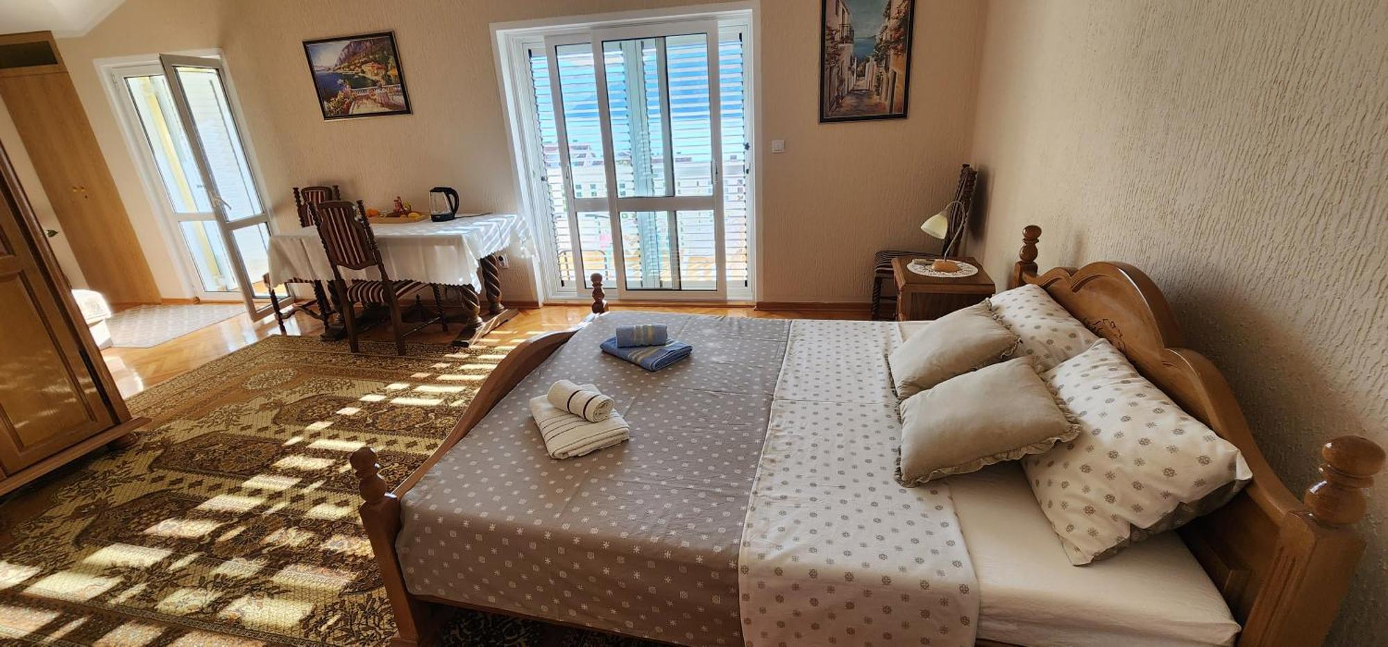 Lorena Rooms Risan Eksteriør billede